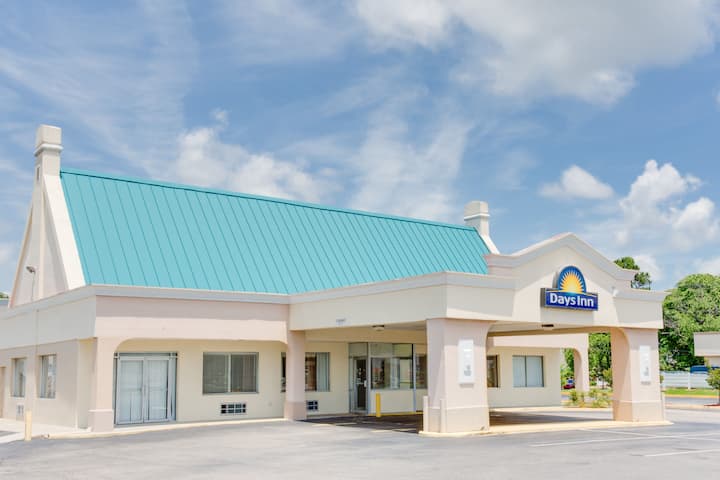 Days Inn by Wyndham Chester