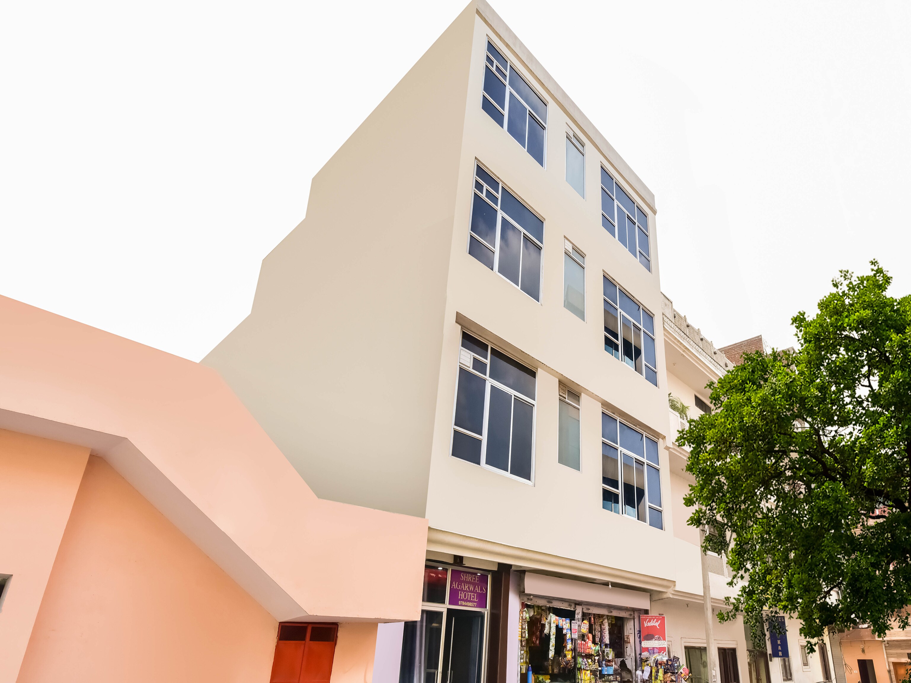 SPOT ON 78983 Shree Agarwal's Hotel