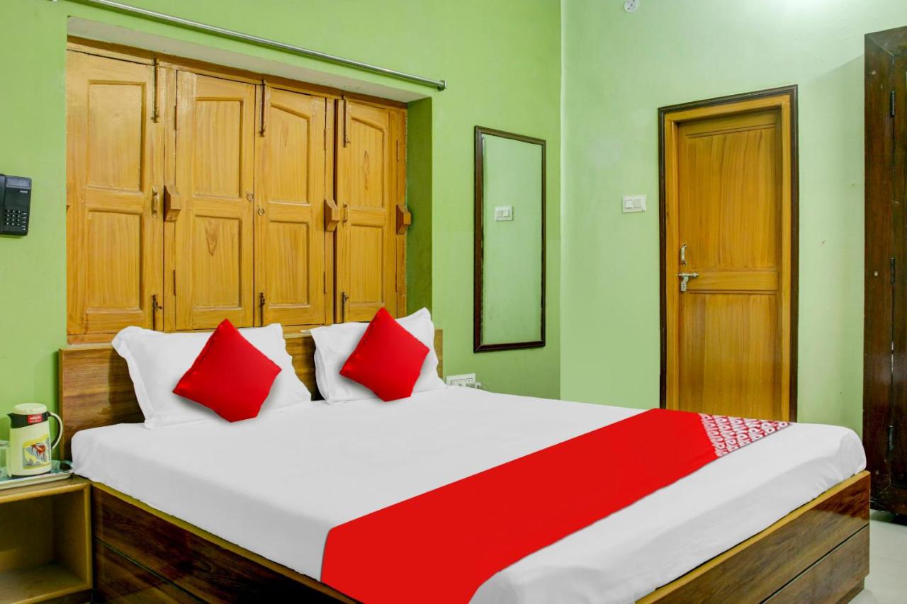 OYO Flagship 805027 Hotel Triveni.