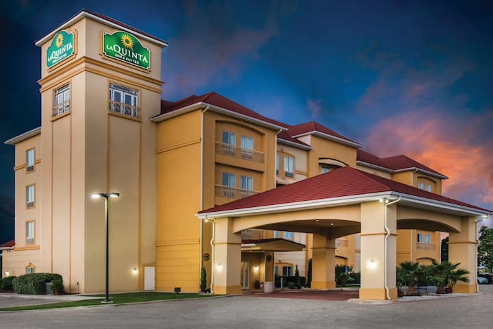 La Quinta Inn & Suites by Wyndham Brownwood