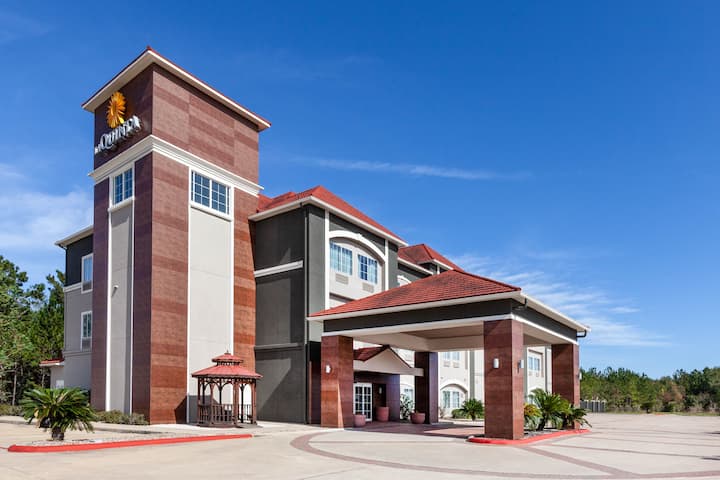 La Quinta Inn & Suites by Wyndham Lumberton