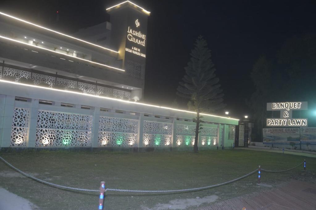 Hotel Jasmine Grand