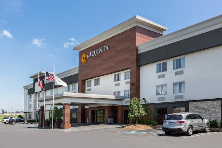 La Quinta Inn & Suites by Wyndham Goodlettsville - Nashville