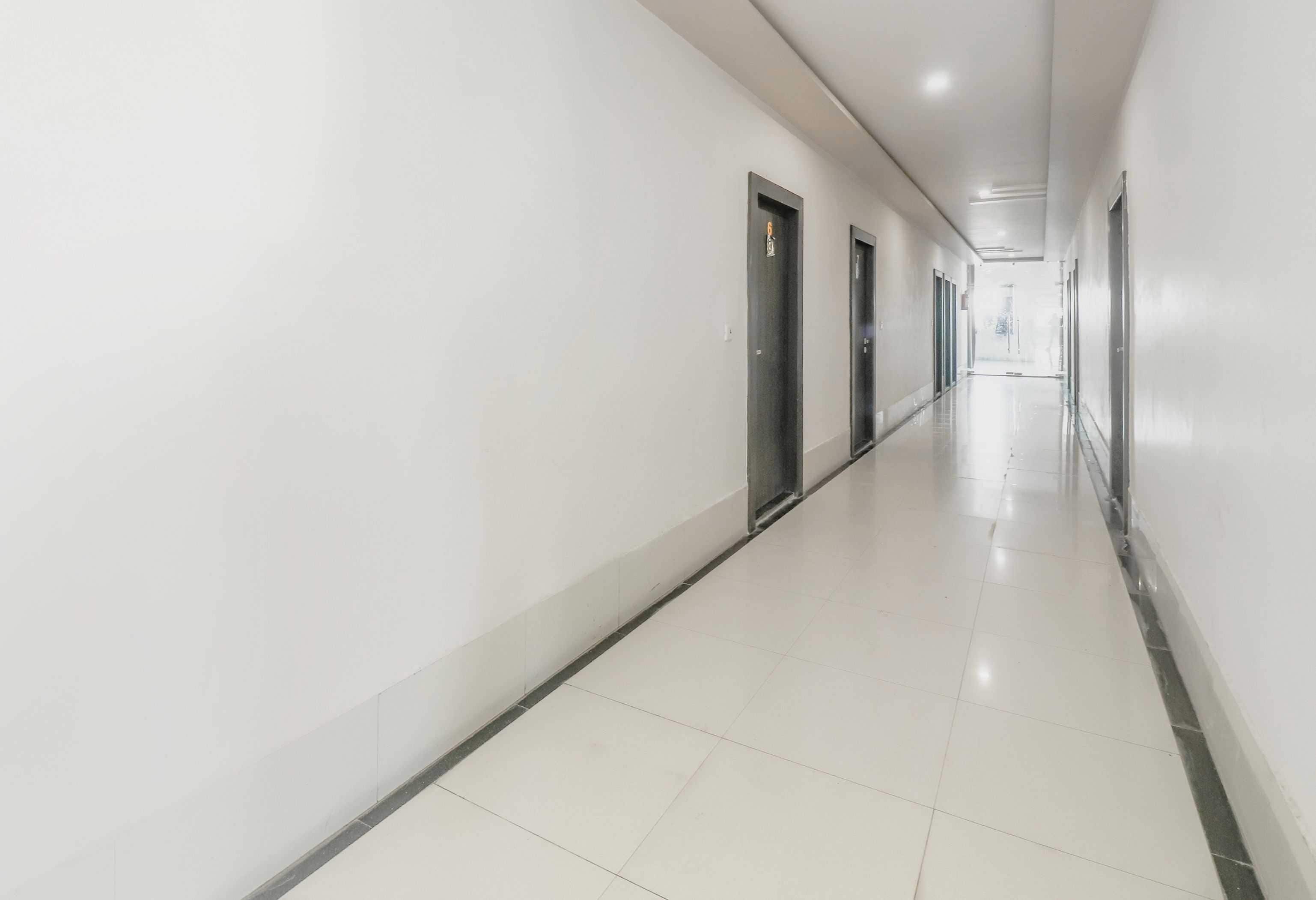 OYO 77329 Hotel Chandra Garden